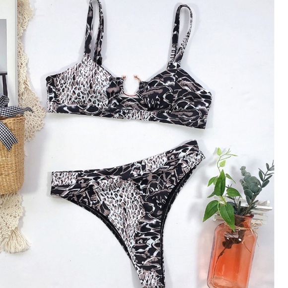 Animal print Metallic Ring-cut High-waist Bikini - Picture 2 of 6